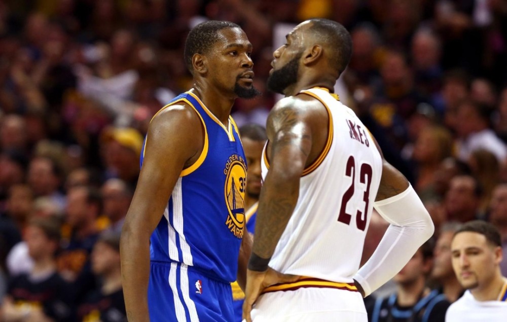 伤停补时第4分钟，恩佐·费尔南德斯为切尔西扳平比分。 🩵 1-1 🔵 来源：曼城官方推特